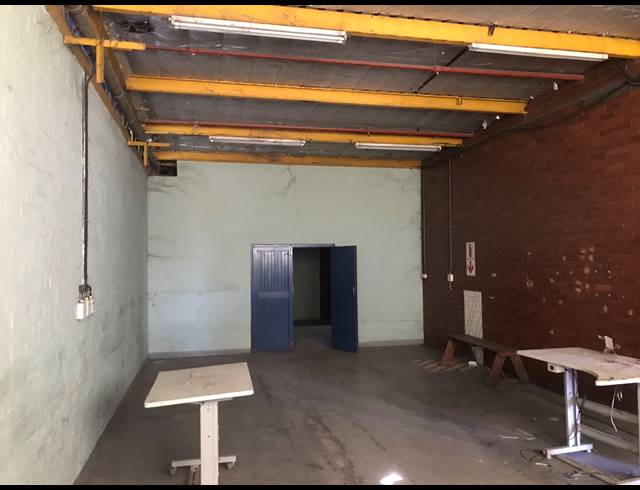 918M² FACTORY TO LET IN HAMMARSDALE